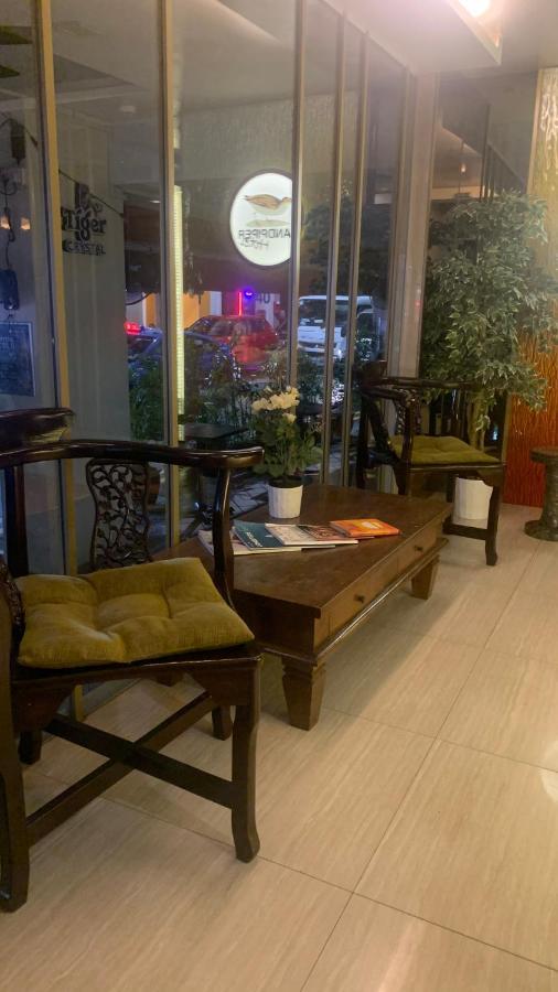 Sandpiper Hotel Сингапур Екстериор снимка