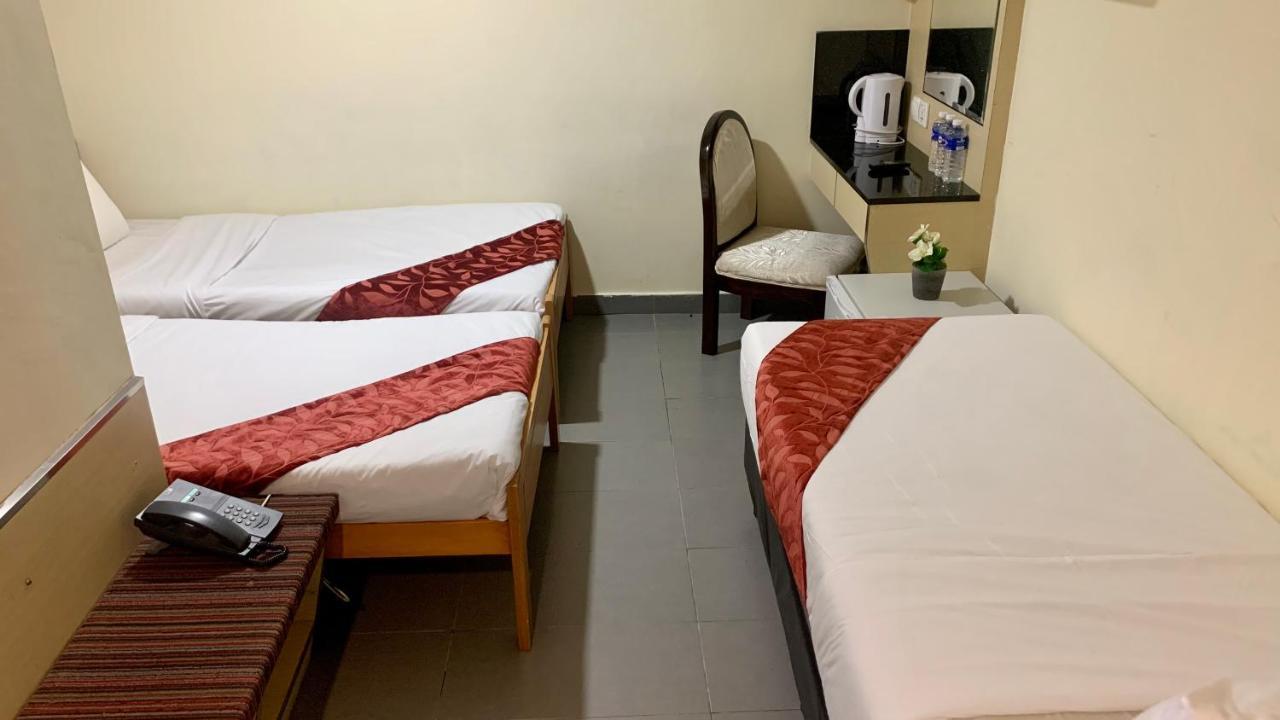 Sandpiper Hotel Сингапур Екстериор снимка