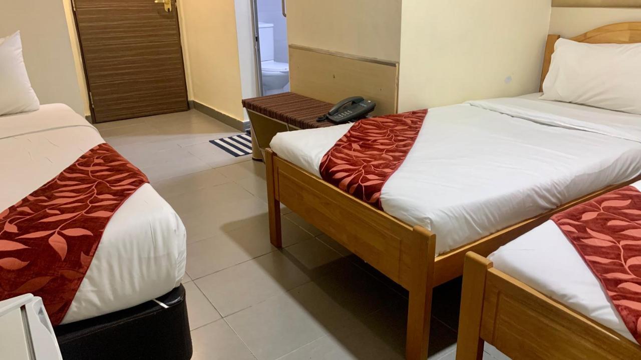 Sandpiper Hotel Сингапур Екстериор снимка